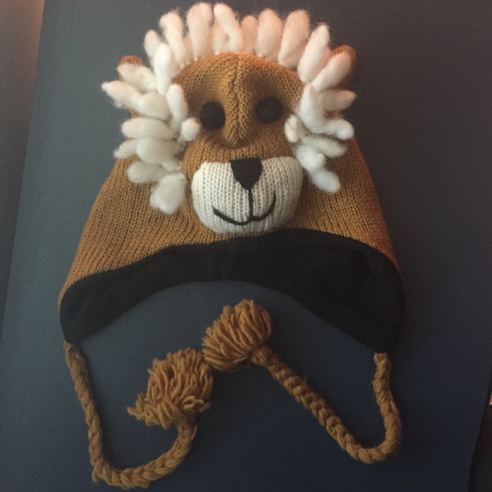 Lion hat